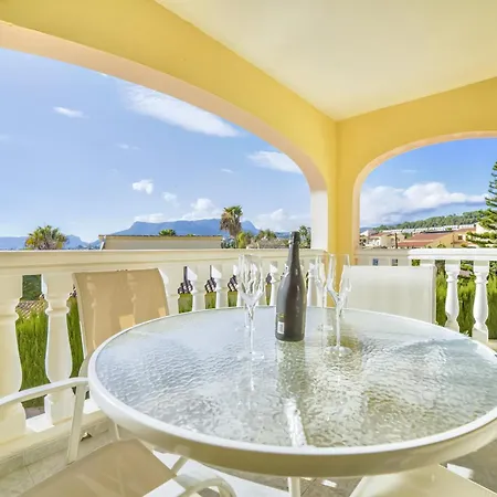 Sasha - Plusholidays * Ifach