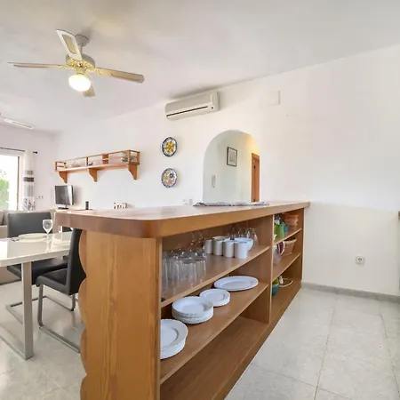 Sasha - Plusholidays Ifach