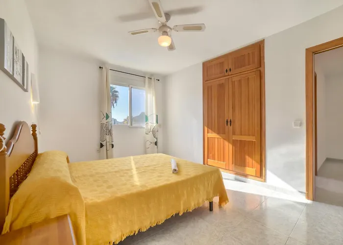 Sasha - Plusholidays Ifach