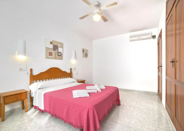 Sasha - Plusholidays Ifach