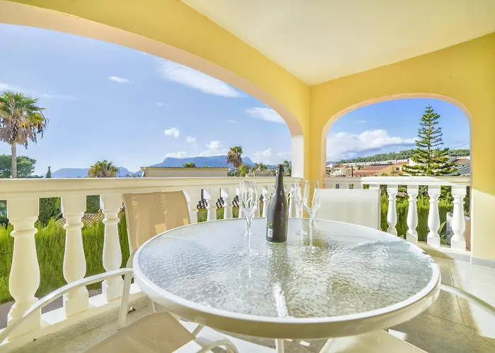 Sasha - Plusholidays * Ifach