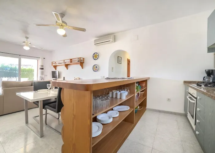 Sasha - Plusholidays Ifach